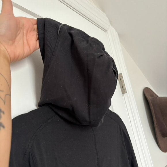Lululemon Black Running Hoodie Size - Picture 12 of 12
